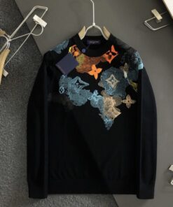 New 2024, 2024-L   Sweater , Sweatshirt  – Max010275