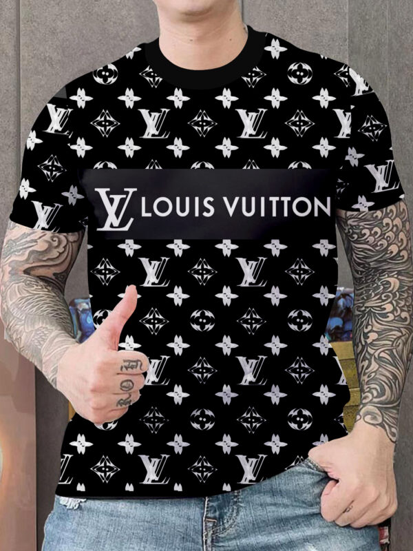 L  Luxury Brand Premium T-Shirt Outfit For Men -Max012690