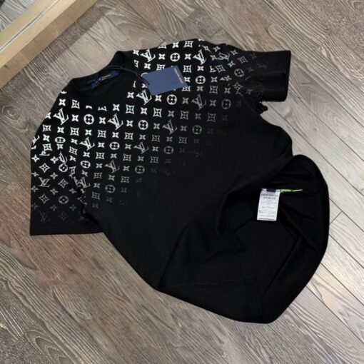 L  Luxury Brand Premium T-Shirt Outfit For Men -PEA345014