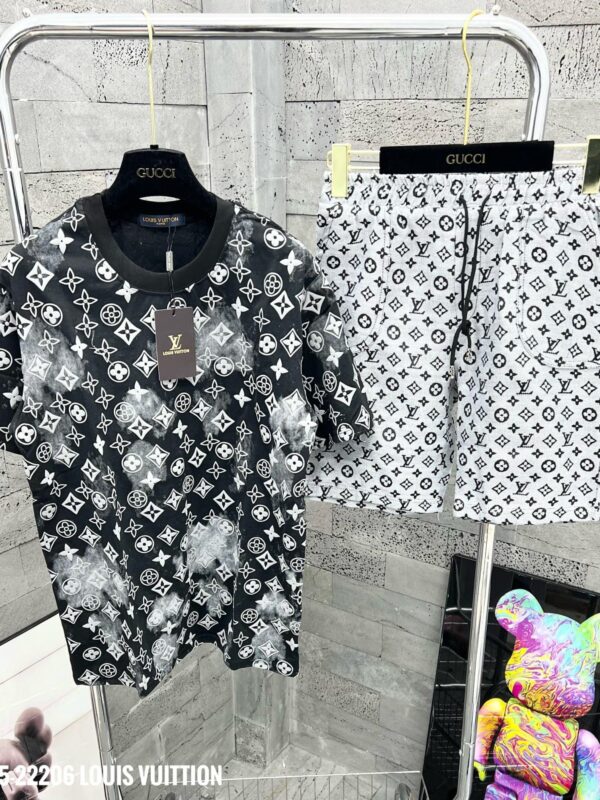 2024 – Set L  Tracksuit T-shirt & Shorts – Max08717
