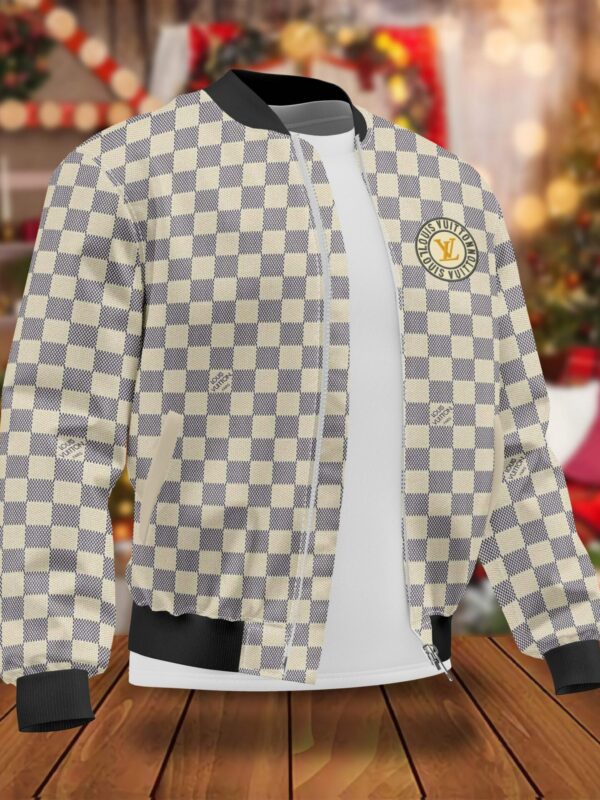 L  Jacket or Bomber Jacket   -Max010968