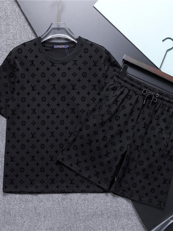 2025 – Set L  Tracksuit T-shirt & Shorts – Max240509149