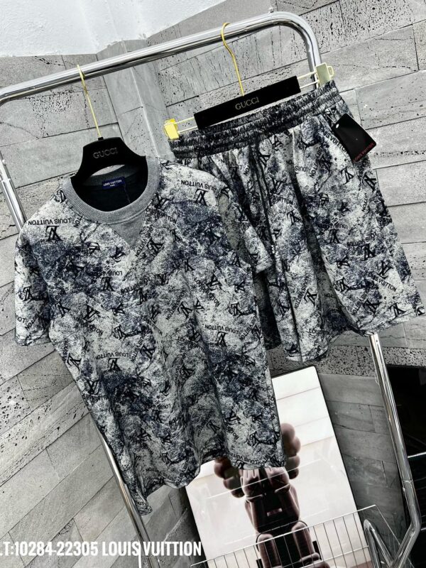 2024 – Set L  Tracksuit T-shirt & Shorts – max08343