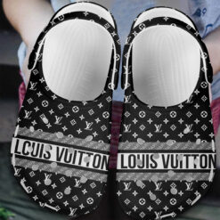 L  Crocs Unisex Classic Clog -TU24050740